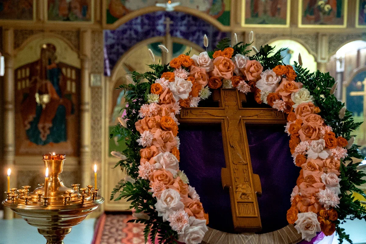 Архиерейское всенощное бдение с выносом Креста в Крестовоздвиженском храме г. Самары