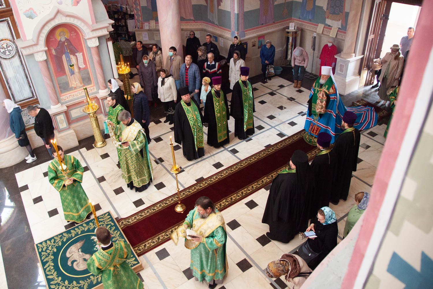 Митрополит Сергий совершил всенощное бдение в Софийском соборе