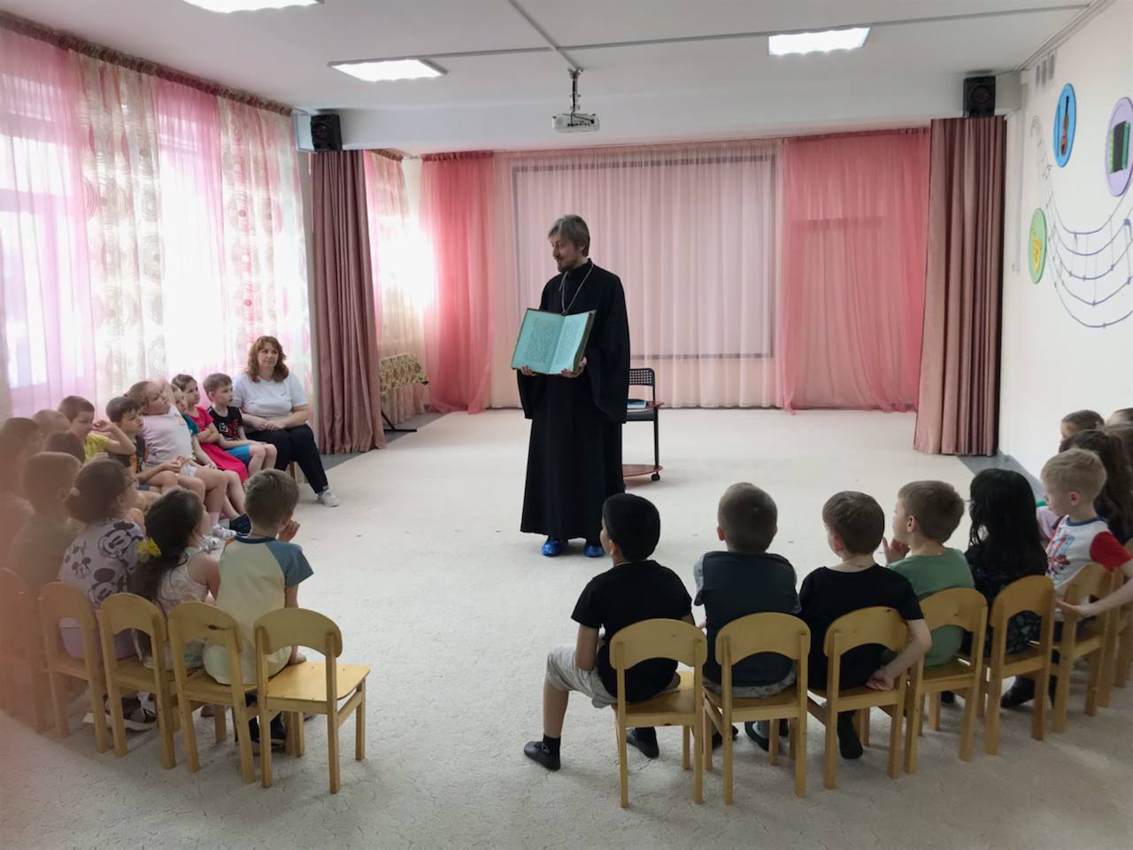 Дошкольное образование: в детском саду № 375 города Самары отметили День православной книги