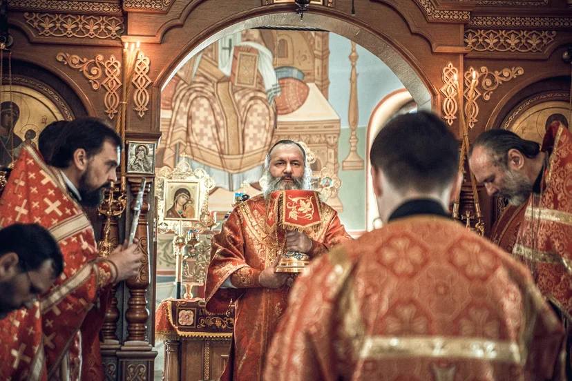 Митрополит Феодосий совершил Литургию в Благовещенском храме Самары