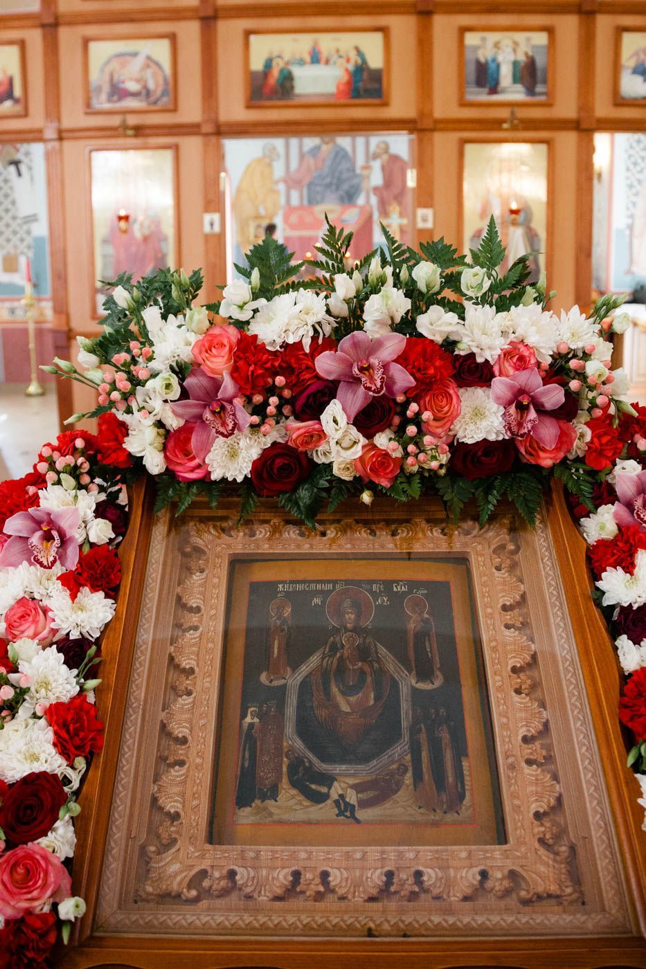 Митрополит Сергий совершил Литургию в храме иконы Божией Матери «Живоносный Источник»