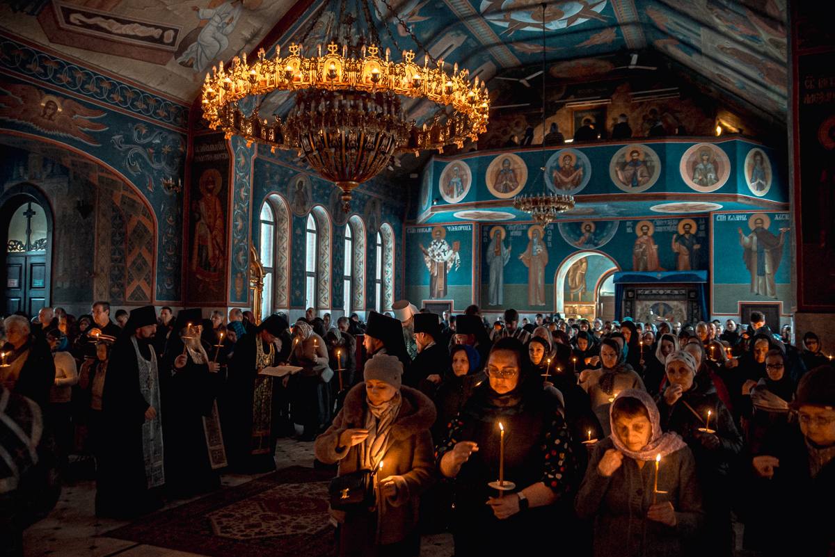 Чтение покаянного канона на Великом повечерии в Свято-Воскресенском мужском монастыре