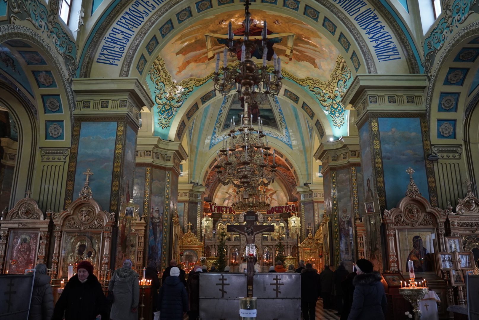 В Крещенский Сочельник митрополит Сергий совершил Божественную Литургию в Покровском Соборе города Самары. 