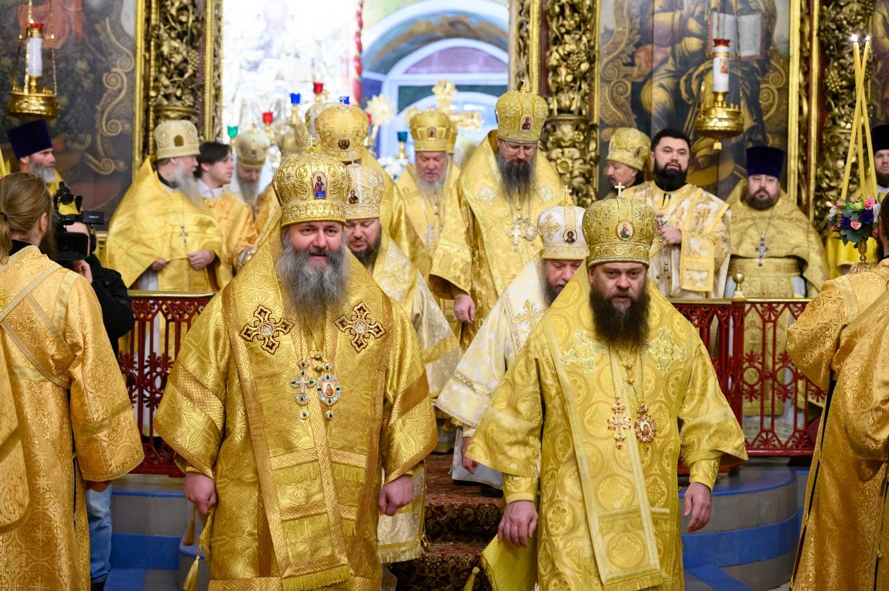 Митрополит Феодосий принял участие в праздничном богослужении в Свято-Троицком кафедральном соборе города Пскова