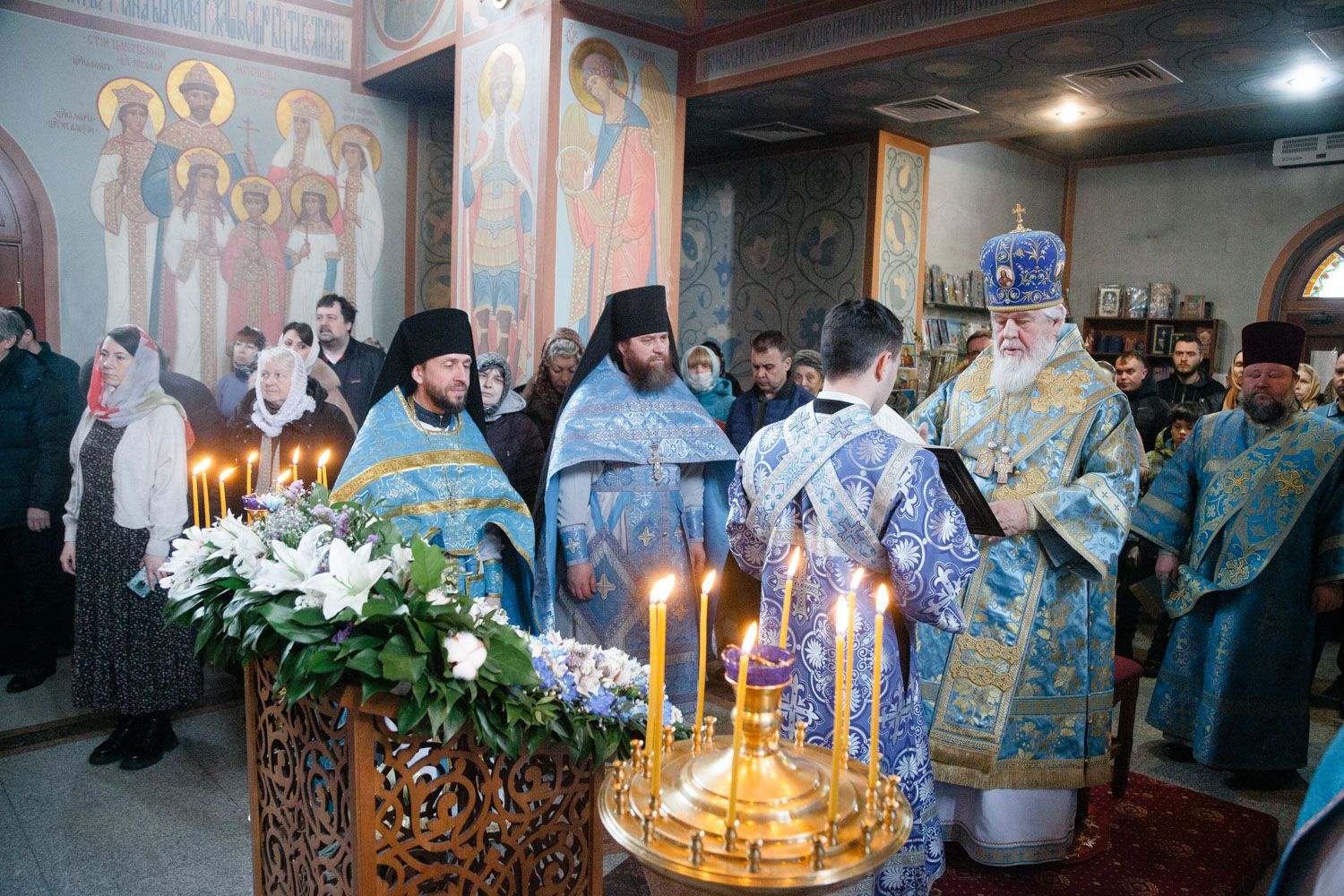  Божественная Литургия в храме во имя иконы Божией Матери «Державная» г. Самары