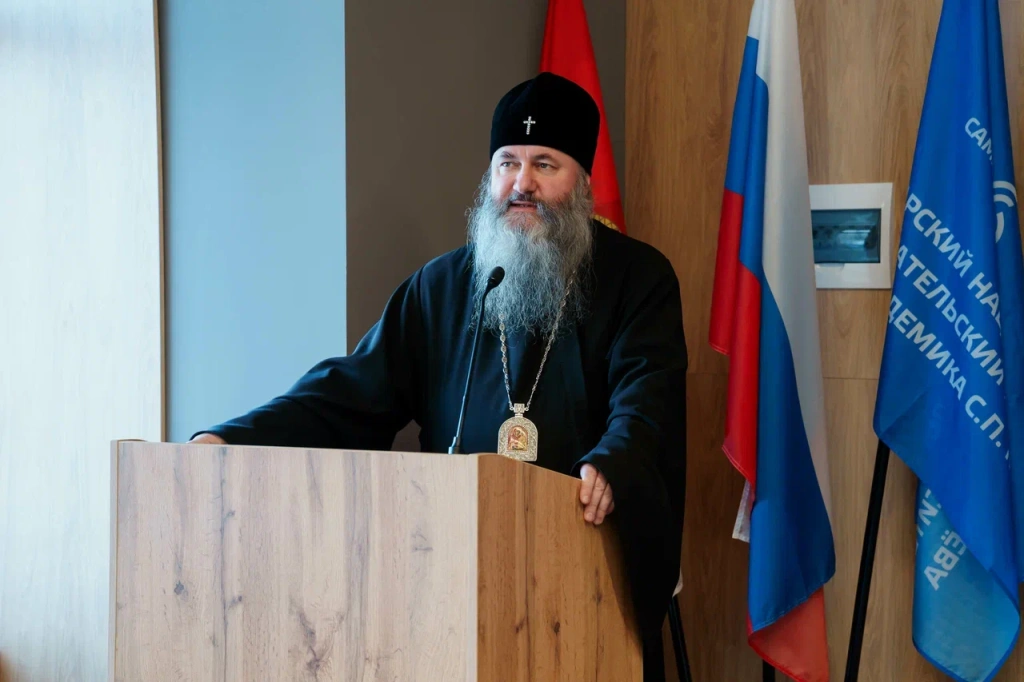 LES03733.jpg LES03733.jpg