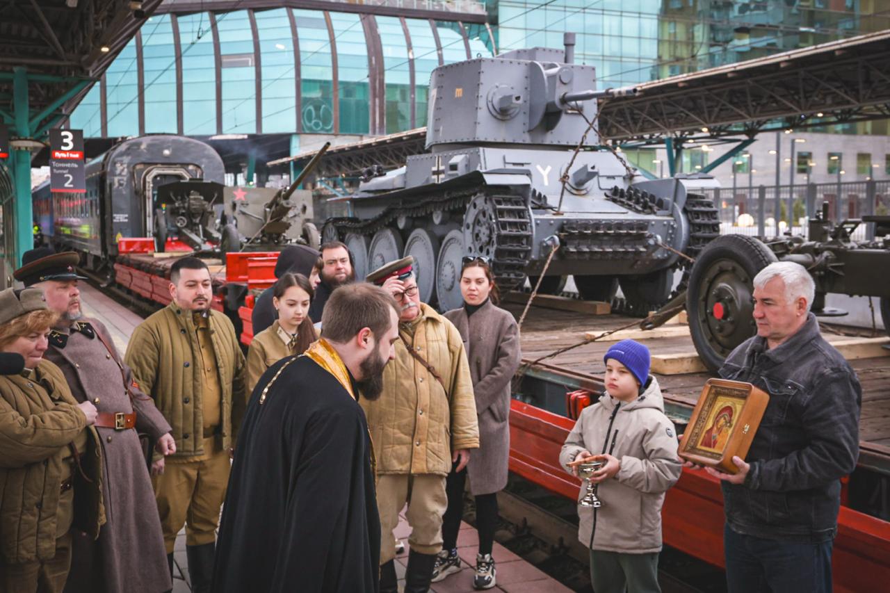 В Самарской епархии совершен молебен перед отправлением ретропоезда «Паровоз Победы»