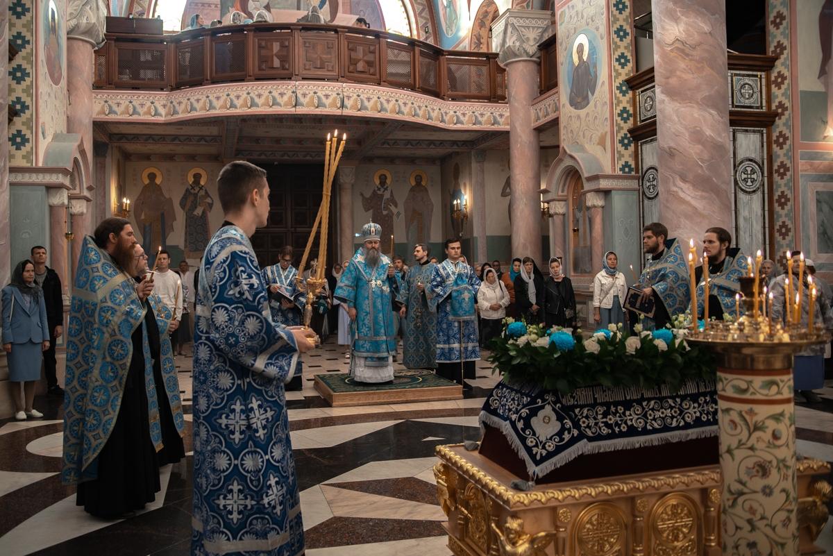 Чин Погребения Плащаницы Пресвятой Богородицы в Софийском соборе