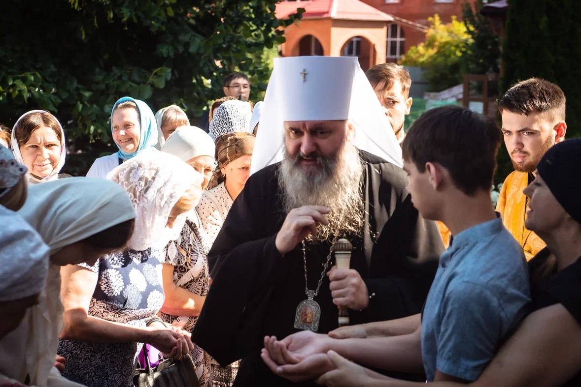 Божественная Литургия в храме в честь Иоанна Предтечи
