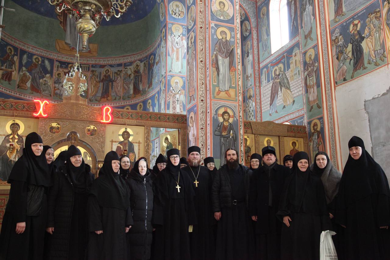 Круглый стол в Иверской обители в рамках региональной конференции, посвященной юбилею Самарской епархии