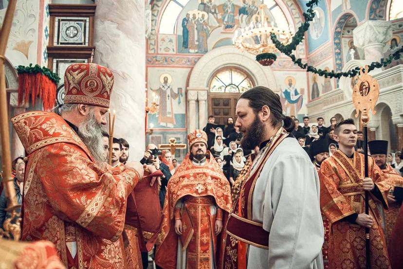 Божественная литургия в Софийском соборе в Фомино воскресенье