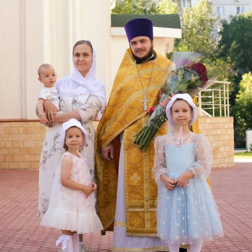 «Самое дорогое в храме — это люди»: интервью с настоятелем храма святых Петра и Февронии Муромских