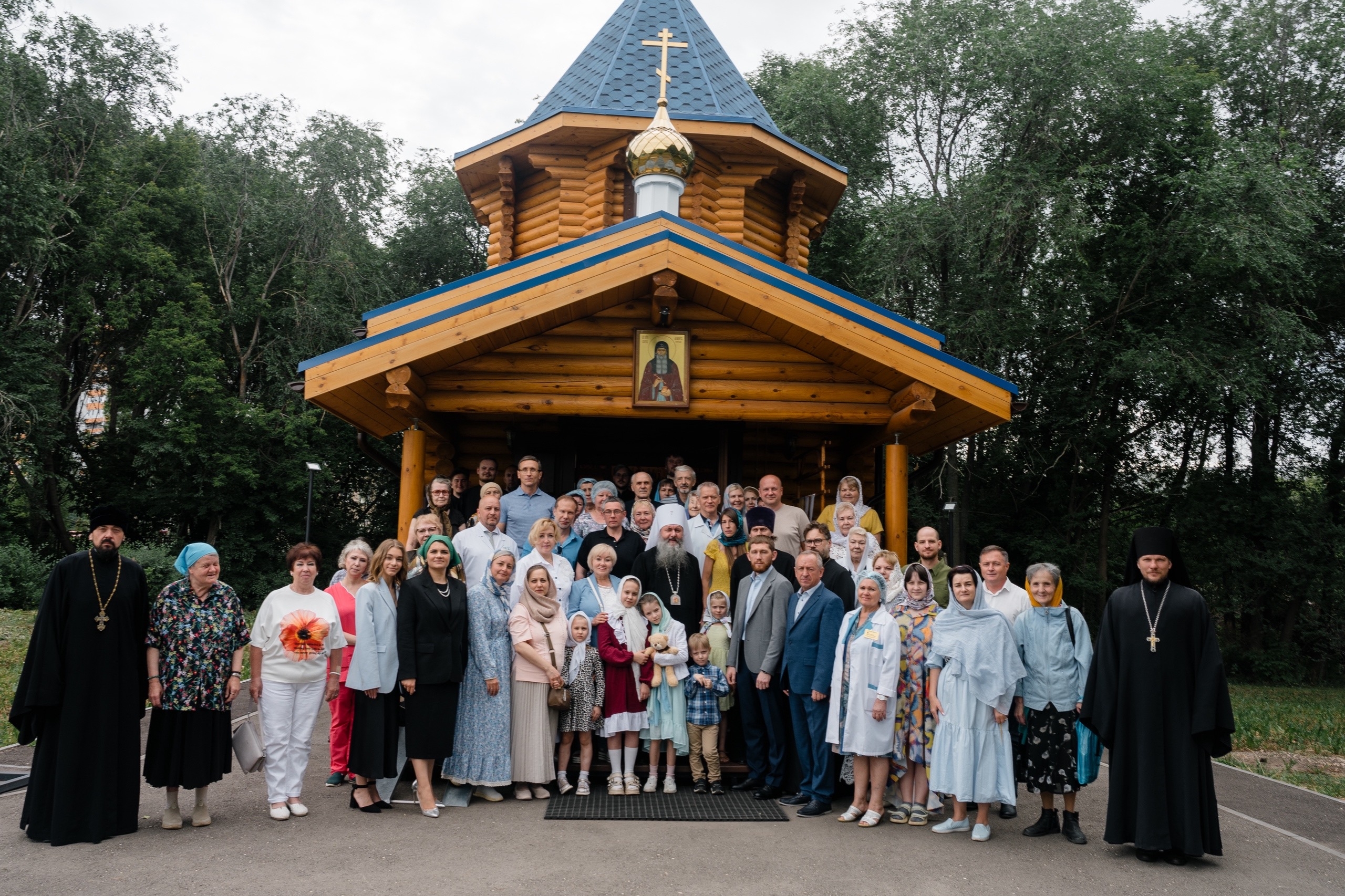 День медицинского работника: молебен в храме при Самарской городской больнице № 8