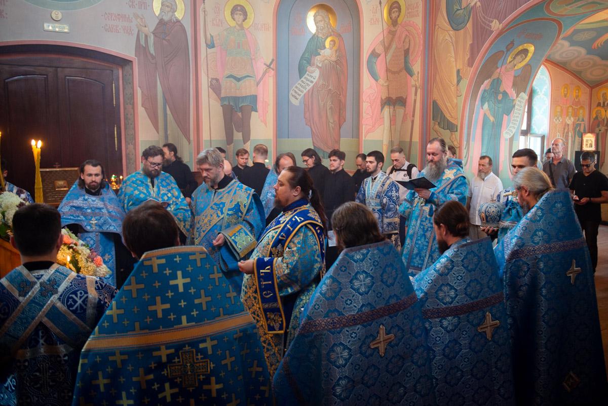 Архиерейское всенощное бдение Свято-Богородичного Казанского мужского монастыря