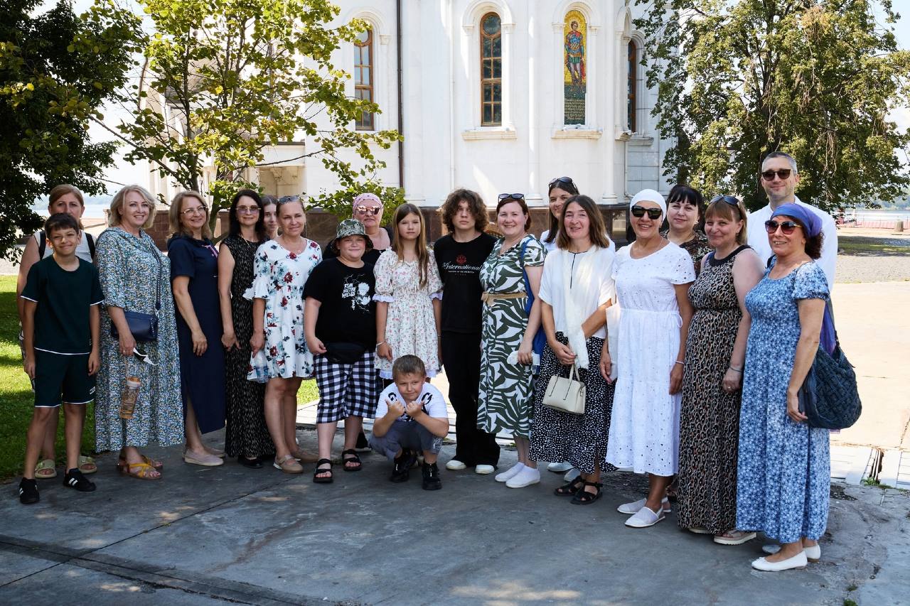 Семьи участников СВО посетили святыни Самары