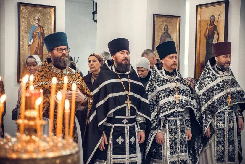 Литургия Преждеосвященных даров в храме князя Владимира