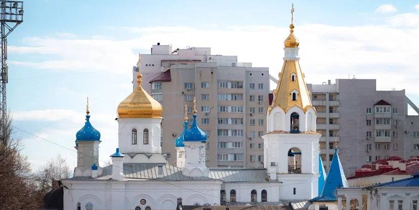 В канун Великого Пятка митрополит Феодосий совершил утреню с чтением двенадцати Страстных Евангелий