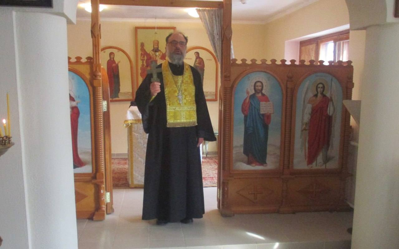 Божественная литургия в храме на территории областной соматической больницы УФСИН