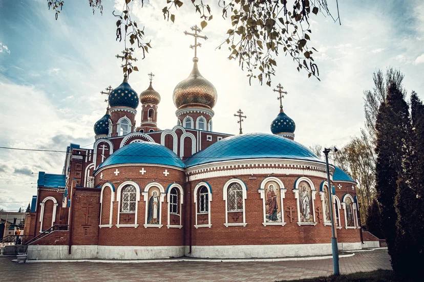 Вечернее богослужение в Свято-Воскресенском мужском монастыре г. Самары