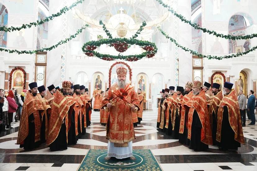 Пасхальная вечерня в Софийском соборе Самары