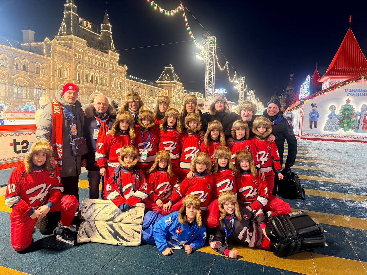 На Красной площади прошел XVI Патриарший турнир по хоккею с мячом