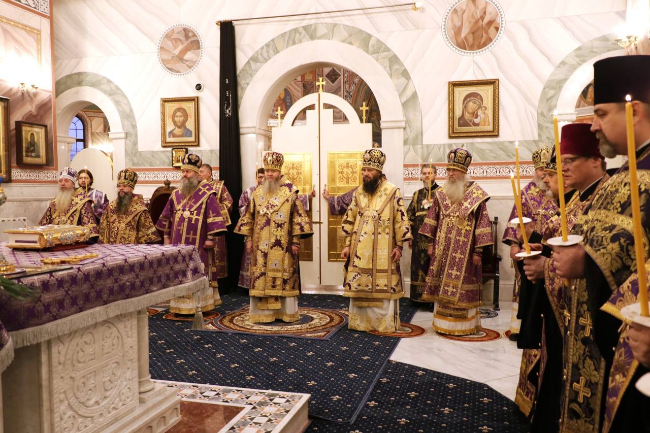 Архиерейское всенощное бдение в кафедральном соборе г. Волгограда 