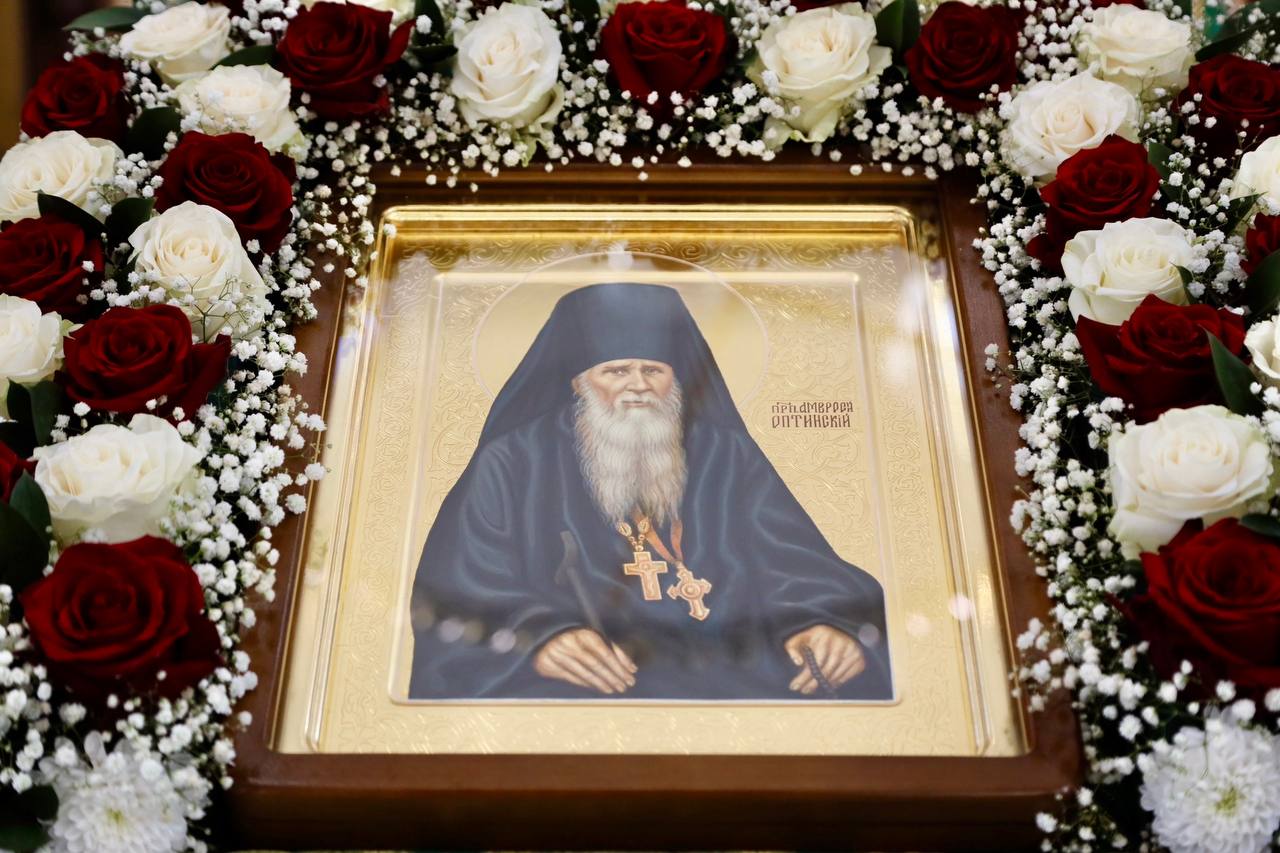 Митрополит Феодосий совершил Литургию в храме пос. Стройкерамика