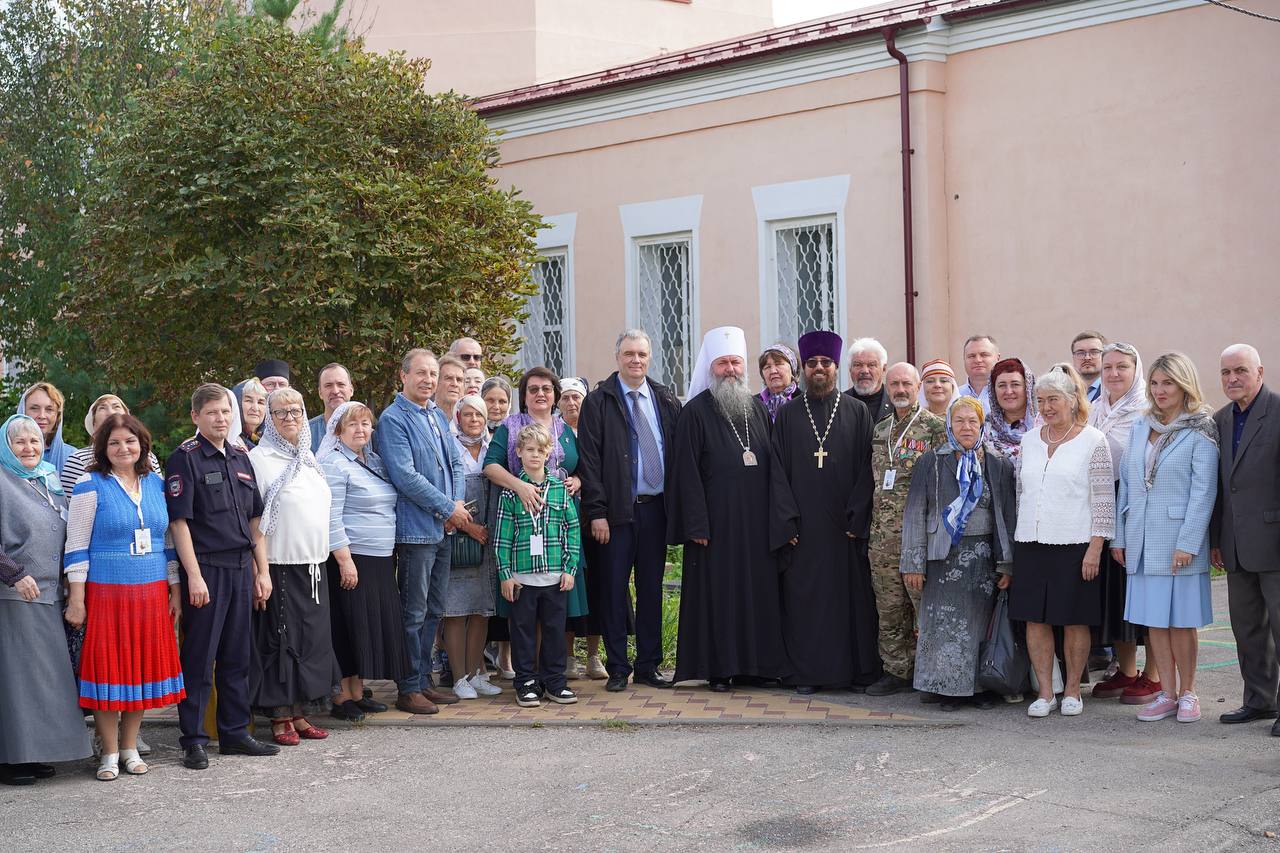 Митрополит Феодосий принял участие в мероприятиях к 215-летию Воскресенского храма в селе Воскресенка