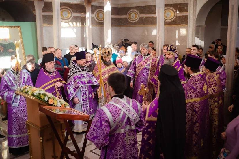 Божественная литургия в храме Матроны Московской п. Гранный