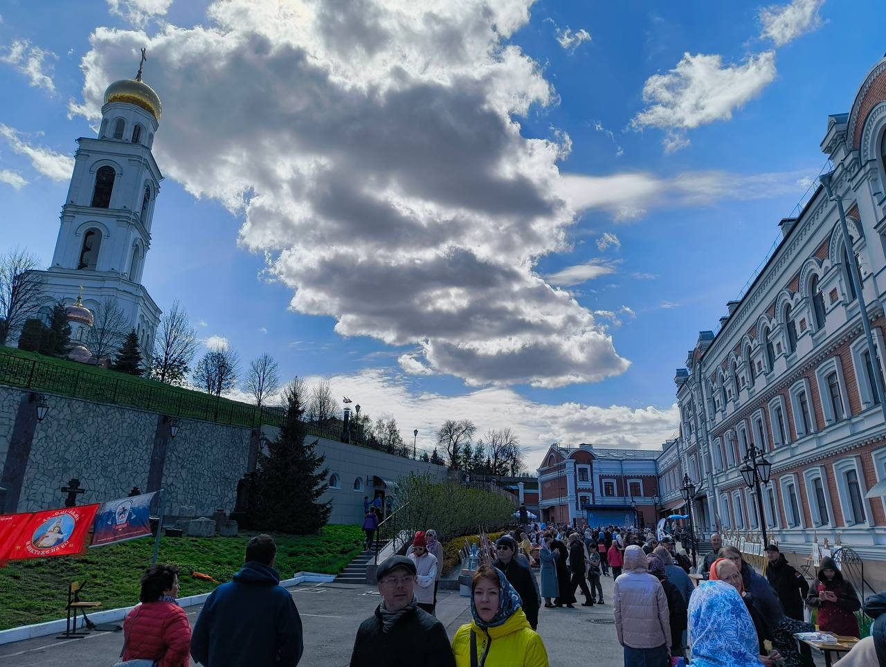 III семейный Пасхальный фестиваль Торжество жизни в Иверском монастыре