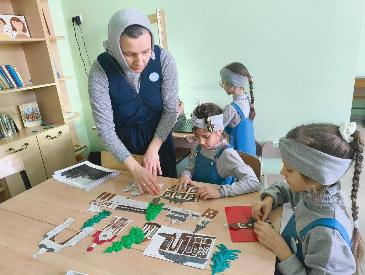 Подготовка мультфильма к празднику Светлого Христова Воскресения в Иверской гимназии