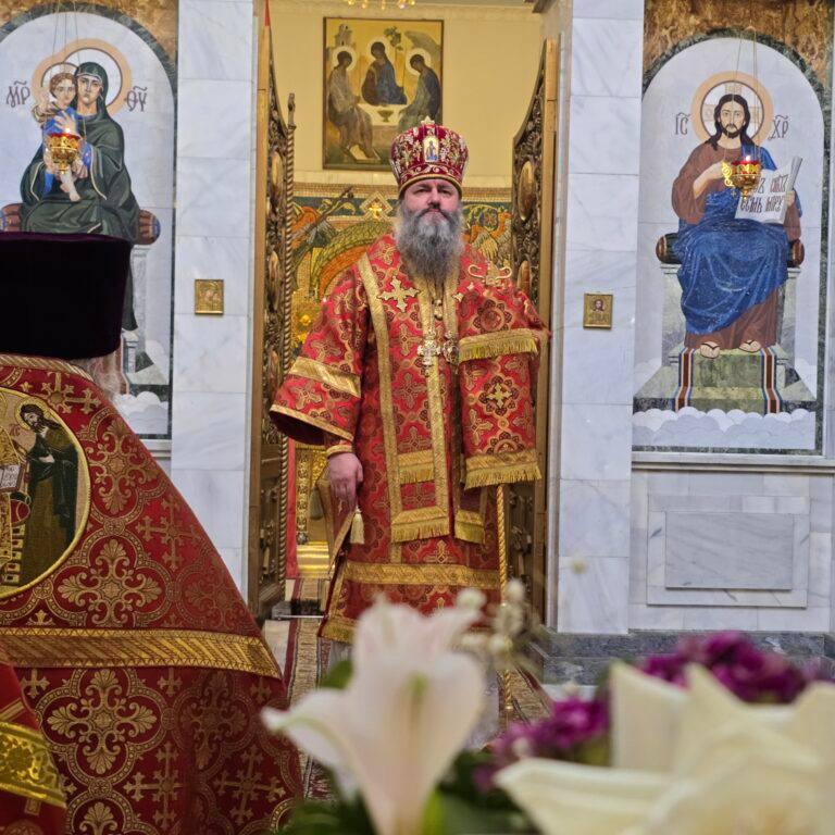 Литургия в Неделю о расслабленном в Свято-Никольском кафедральном соборе города Душанбе